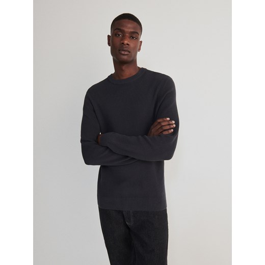 Reserved - Bawełniany sweter - ciemnobrązowy ze sklepu Reserved w kategorii Swetry męskie - zdjęcie 167730242