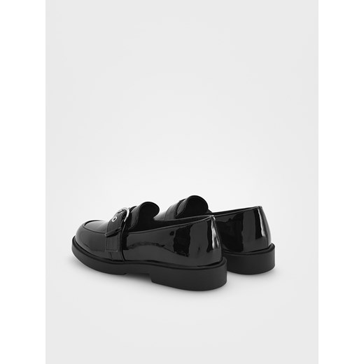 Reserved - Loafersy z klamrą - czarny Reserved 32 Reserved