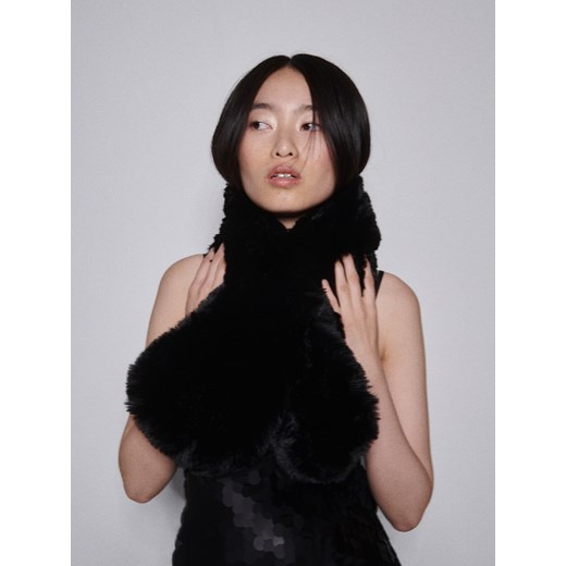 Reserved - Szal z imitacji futra - czarny Reserved ONE SIZE Reserved okazja