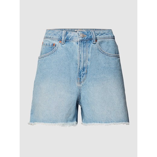 Szorty jeansowe z naszywką z logo ze sklepu Peek&Cloppenburg  w kategorii Szorty - zdjęcie 167775950