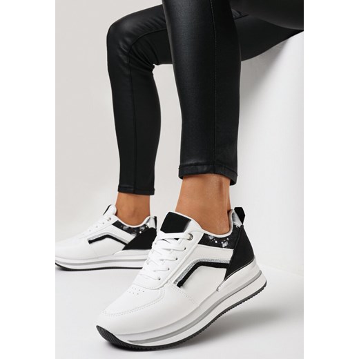 Biało-Czarne Sznurowane Sneakersy na Płaskiej Podeszwie Zdobione Brokatem Gerine ze sklepu born2be.pl w kategorii Buty sportowe damskie - zdjęcie 167780720