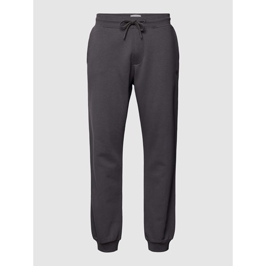 Spodnie dresowe z wpuszczanymi kieszeniami po bokach ze sklepu Peek&Cloppenburg  w kategorii Spodnie męskie - zdjęcie 167850474