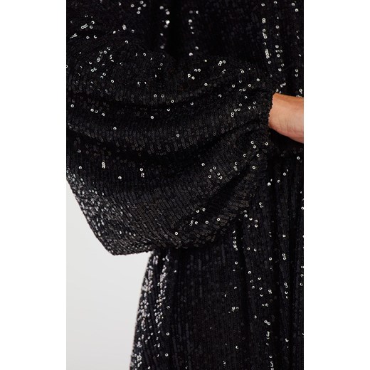 Sukienka AWAMA z długimi rękawami z aplikacjami  z cekinami z dekoltem v mini 