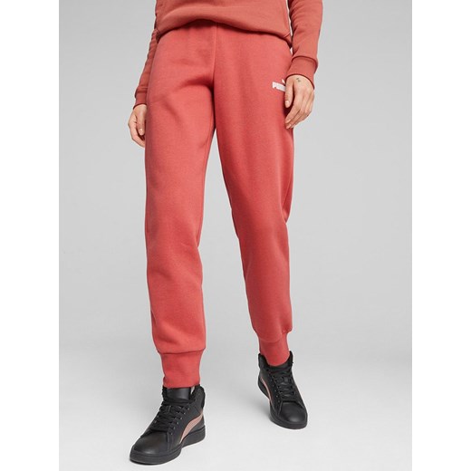 Puma Spodnie dresowe &quot;ESS&quot; w kolorze czerwonym ze sklepu Limango Polska w kategorii Spodnie damskie - zdjęcie 167864990