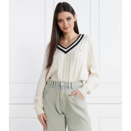 Beżowy sweter damski Tommy Jeans z dekoltem w serek