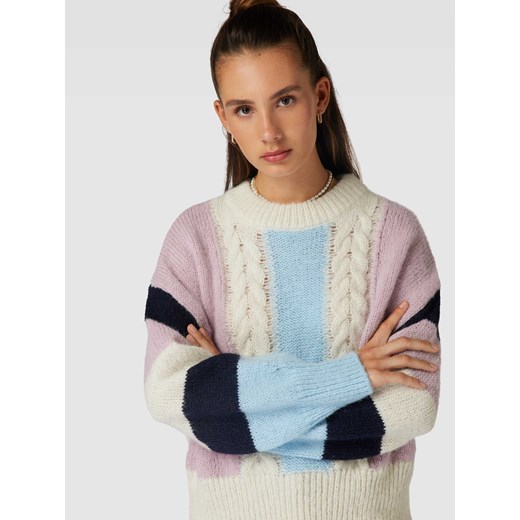 Sweter z dzianiny ze ściegiem warkoczowym model ‘Sopa’ Pieces XS promocja Peek&Cloppenburg 