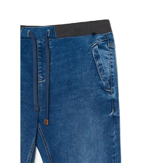 Cropp - Niebieskie jeansowe joggery chino - niebieski ze sklepu Cropp w kategorii Jeansy męskie - zdjęcie 167946721