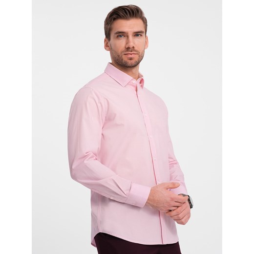 Bawełniana klasyczna koszula REGULAR - jasnoróżowa V2 OM-SHOS-0154 ze sklepu ombre w kategorii Koszule męskie - zdjęcie 168052451