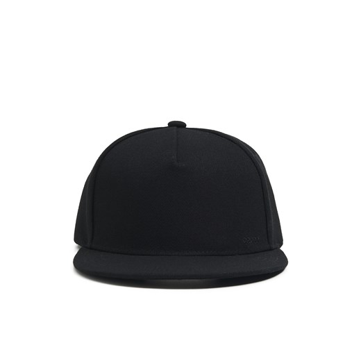 Cropp - Gładka czarna czapka z daszkiem - czarny ze sklepu Cropp w kategorii Czapki z daszkiem męskie - zdjęcie 168077844