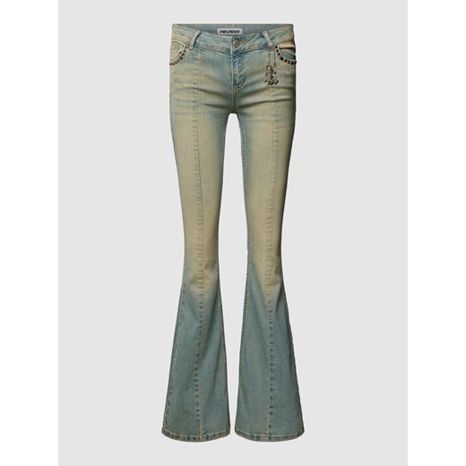 Spodnie rozszerzane o dopasowanym kroju z niskim stanem w stylu Y2K z zielonym efektem sprania ze sklepu Peek&Cloppenburg  w kategorii Jeansy damskie - zdjęcie 168104701