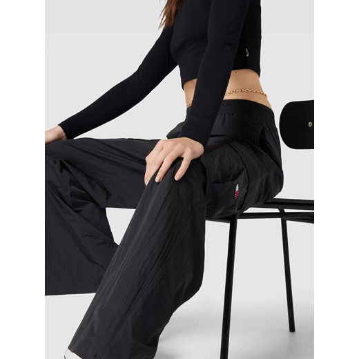 Spodnie typu track pants z naszywką z logo model ‘CLAIRE’ Tommy Jeans XS okazyjna cena Peek&Cloppenburg 
