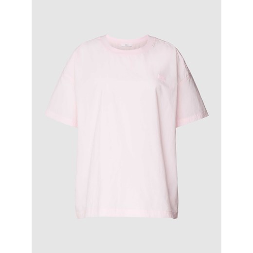 T-shirt z naszywką z napisem ze sklepu Peek&Cloppenburg  w kategorii Bluzki damskie - zdjęcie 168117550