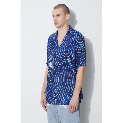 Marcelo Burlon koszula Aop Soundwaves Hawaii Shirt męska kolor niebieski relaxed CMGG001S24FAB0014501 ze sklepu PRM w kategorii Koszule męskie - zdjęcie 168126353