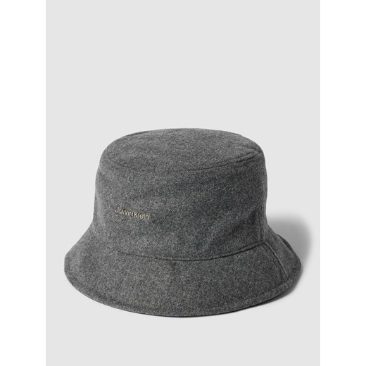 Czapka typu bucket hat z detalem z logo ze sklepu Peek&Cloppenburg  w kategorii Kapelusze damskie - zdjęcie 168149954