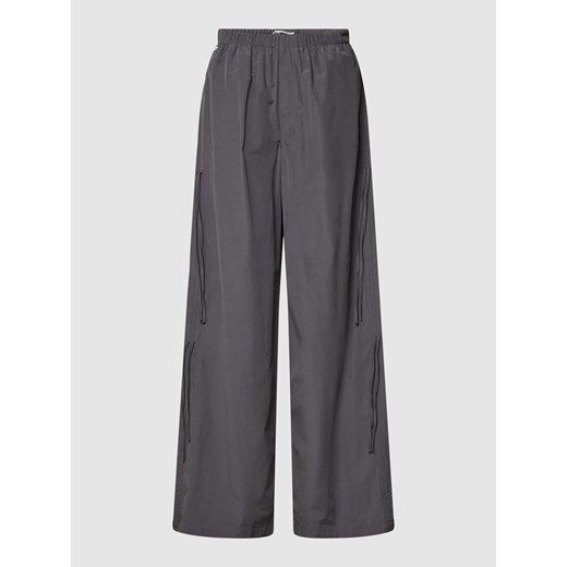 Spodnie z elastycznym pasem ze sklepu Peek&Cloppenburg  w kategorii Spodnie damskie - zdjęcie 168223604