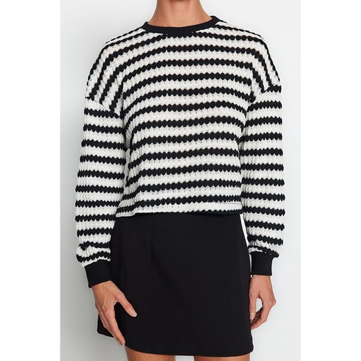 trendyol Sweter w kolorze biało-czarnym ze sklepu Limango Polska w kategorii Swetry damskie - zdjęcie 168227351