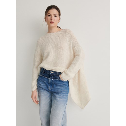 Reserved - Asymetryczny sweter - kremowy ze sklepu Reserved w kategorii Swetry damskie - zdjęcie 168271213