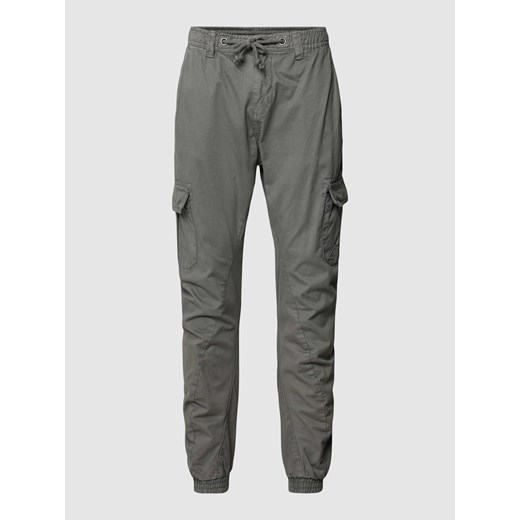 Spodnie sportowe z kieszeniami cargo w jednolitym kolorze ze sklepu Peek&Cloppenburg  w kategorii Spodnie męskie - zdjęcie 168317424