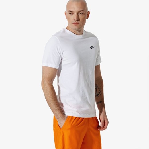 NIKE T-SHIRT SPORTSWEAR CLUB ze sklepu Sizeer w kategorii T-shirty męskie - zdjęcie 168350291