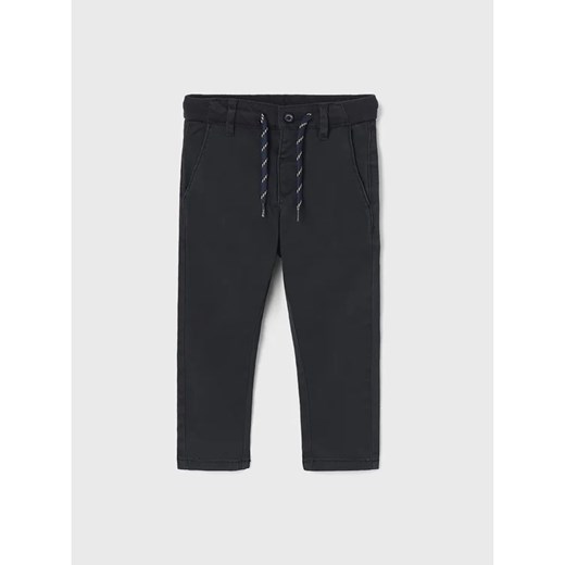 Mayoral Spodnie materiałowe 2525 Granatowy Slim Fit ze sklepu MODIVO w kategorii Spodnie i półśpiochy - zdjęcie 168398892