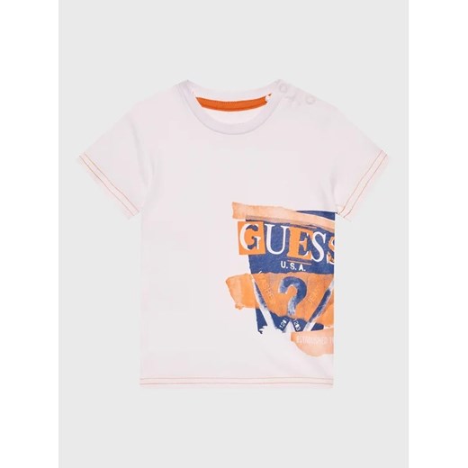 Guess T-Shirt I3GI00 K8HM0 Biały Regular Fit ze sklepu MODIVO w kategorii Koszulki niemowlęce - zdjęcie 168437272