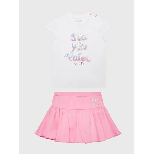 Guess Komplet t-shirt i spódniczka A3GG15 K6YW3 Kolorowy Regular Fit ze sklepu MODIVO w kategorii Komplety niemowlęce - zdjęcie 168476942