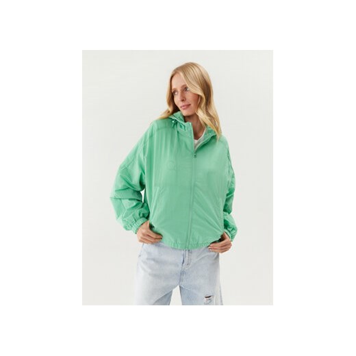Calvin Klein Jeans Kurtka przejściowa J20J220731 Zielony Regular Fit ze sklepu MODIVO w kategorii Kurtki damskie - zdjęcie 168513541