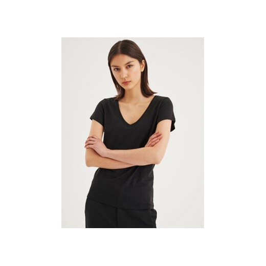 InWear T-Shirt Rena 30100789 Czarny Tight Fit ze sklepu MODIVO w kategorii Bluzki damskie - zdjęcie 168516484