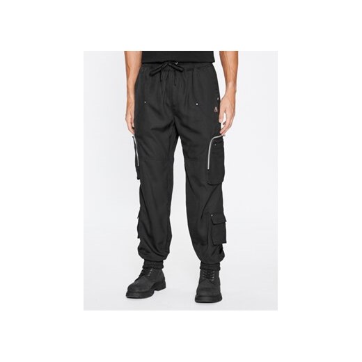 Moose Knuckles Spodnie materiałowe Maddox Utility M33MR764CT Czarny Regular Fit ze sklepu MODIVO w kategorii Spodnie męskie - zdjęcie 168526532