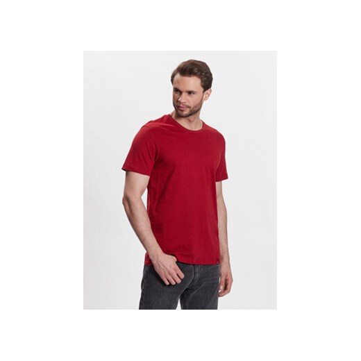 Volcano T-Shirt Basic M02001-S23 Czerwony Regular Fit ze sklepu MODIVO w kategorii T-shirty męskie - zdjęcie 168526540