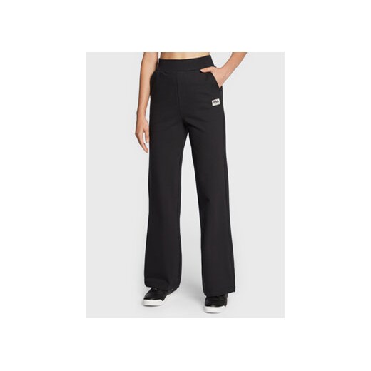 Fila Spodnie dresowe Torreblanca FAW0237 Czarny Regular Fit ze sklepu MODIVO w kategorii Spodnie damskie - zdjęcie 168527930