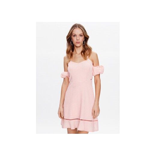 Guess Sukienka letnia Malika W3GK28 KBPS0 Różowy Regular Fit ze sklepu MODIVO w kategorii Sukienki - zdjęcie 168530502