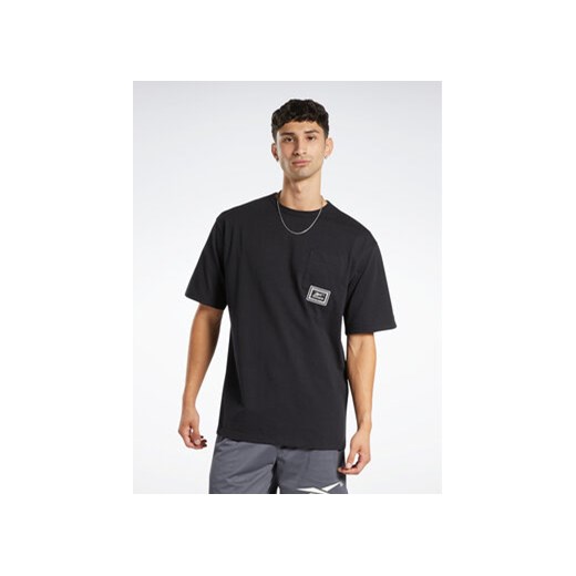 Reebok T-Shirt Basketball Heavyweight Pocket HU2012 Czarny Oversize ze sklepu MODIVO w kategorii T-shirty męskie - zdjęcie 168532842