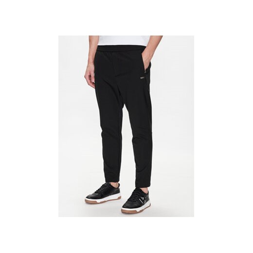 Boss Spodnie materiałowe Jax 50482655 Czarny Regular Fit ze sklepu MODIVO w kategorii Spodnie męskie - zdjęcie 168536501