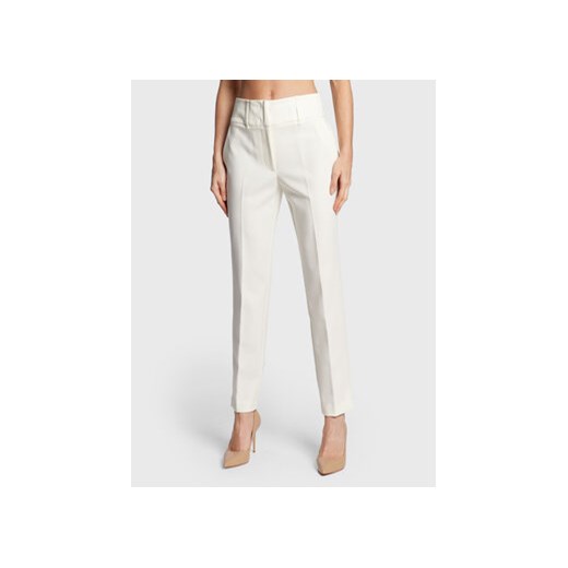 Marciano Guess Spodnie materiałowe 1BGB11 9653Z Biały Slim Fit ze sklepu MODIVO w kategorii Spodnie damskie - zdjęcie 168537324