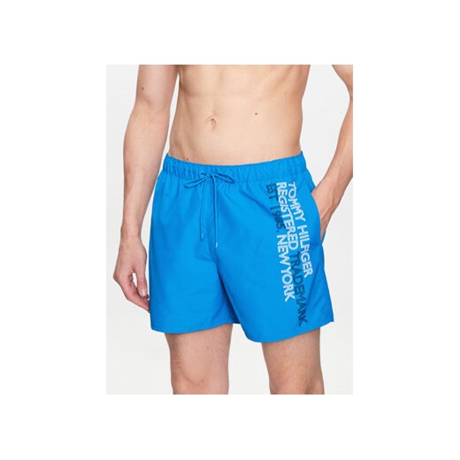 Tommy Hilfiger Szorty kąpielowe UM0UM02742 Niebieski Regular Fit ze sklepu MODIVO w kategorii Kąpielówki - zdjęcie 168539120