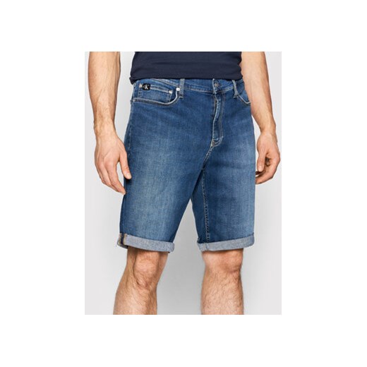 Calvin Klein Jeans Szorty jeansowe J30J320527 Granatowy Slim Fit ze sklepu MODIVO w kategorii Spodenki męskie - zdjęcie 168539761