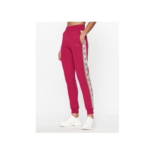 Guess Spodnie dresowe Britney V2YB15 KB3P2 Różowy Regular Fit ze sklepu MODIVO w kategorii Spodnie damskie - zdjęcie 168544402