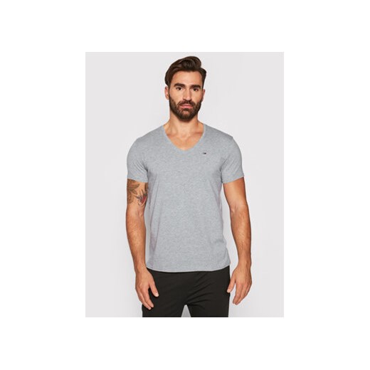 Tommy Jeans T-Shirt DM0DM04410 Szary Regular Fit ze sklepu MODIVO w kategorii T-shirty męskie - zdjęcie 168556522