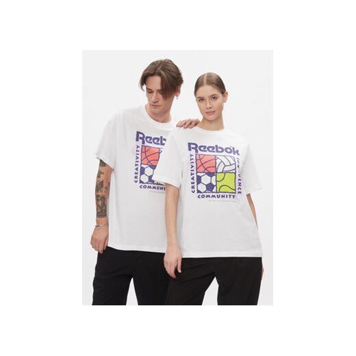 Reebok T-Shirt Reebok Graphic Series T-Shirt HM6250 Biały Relaxed Fit ze sklepu MODIVO w kategorii Bluzki damskie - zdjęcie 168559224
