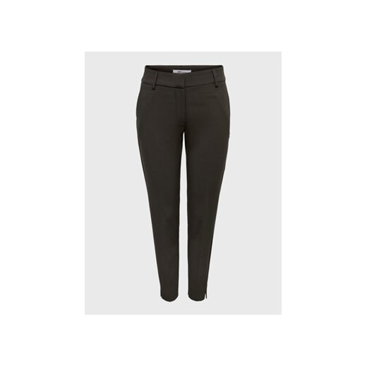 ONLY Spodnie materiałowe Veronica 15242597 Brązowy Regular Fit ze sklepu MODIVO w kategorii Spodnie damskie - zdjęcie 168564070