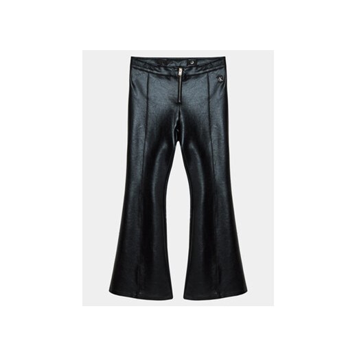Calvin Klein Jeans Spodnie materiałowe Spacer IG0IG02293 Czarny Flare Fit ze sklepu MODIVO w kategorii Spodnie dziewczęce - zdjęcie 168567052