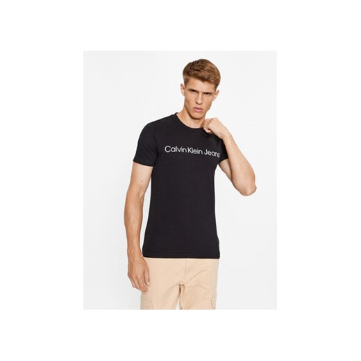 Calvin Klein Jeans T-Shirt J30J322552 Czarny Slim Fit ze sklepu MODIVO w kategorii T-shirty męskie - zdjęcie 168567543