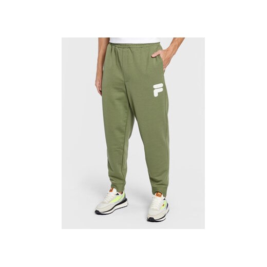 Fila Spodnie dresowe Chiasso Dropped Crotch FAM0138 Zielony Regular Fit ze sklepu MODIVO w kategorii Spodnie męskie - zdjęcie 168570192