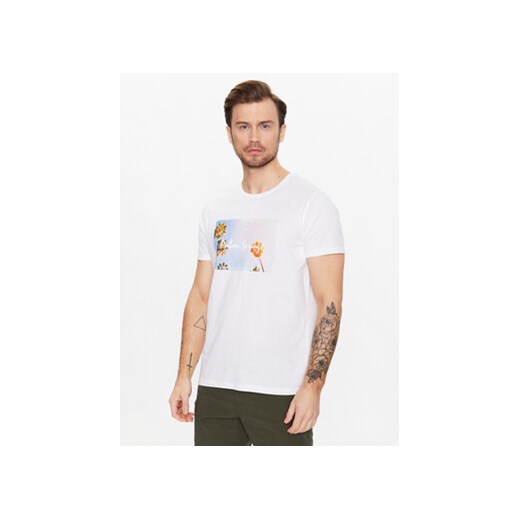 Regatta T-Shirt Cline VII RMT263 Biały Regular Fit ze sklepu MODIVO w kategorii T-shirty męskie - zdjęcie 168572602