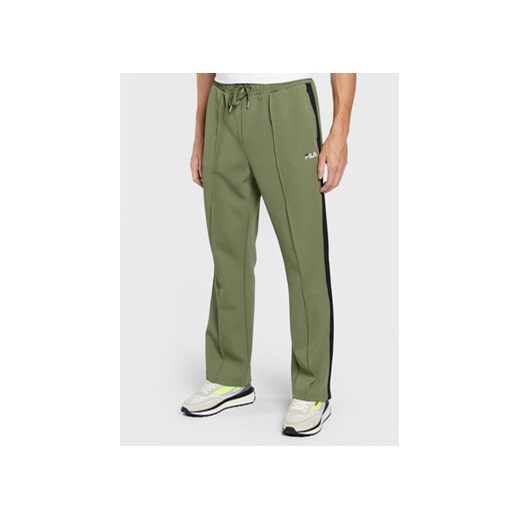 Fila Spodnie dresowe Bruges FAM0174 Zielony Regular Fit ze sklepu MODIVO w kategorii Spodnie męskie - zdjęcie 168573152