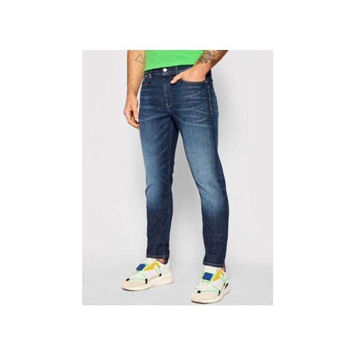 Calvin Klein Jeans Jeansy J30J317659 Granatowy Slim Fit ze sklepu MODIVO w kategorii Jeansy męskie - zdjęcie 168574152
