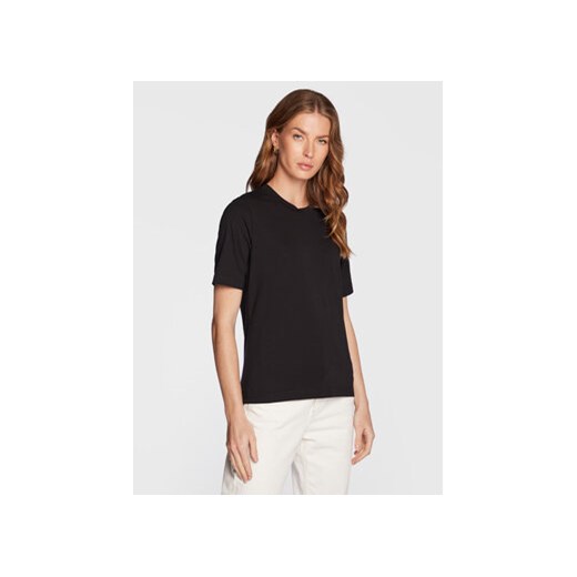 Gina Tricot T-Shirt Basic 17937 Czarny Regular Fit ze sklepu MODIVO w kategorii Bluzki damskie - zdjęcie 168574373