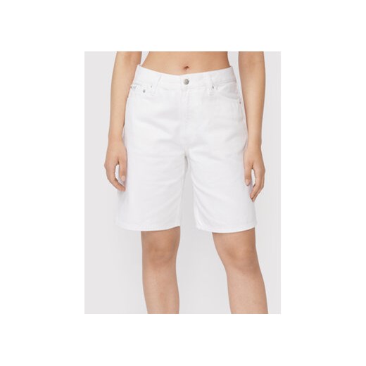 Calvin Klein Jeans Szorty jeansowe J20J218808 Biały Straight Fit ze sklepu MODIVO w kategorii Szorty - zdjęcie 168581373