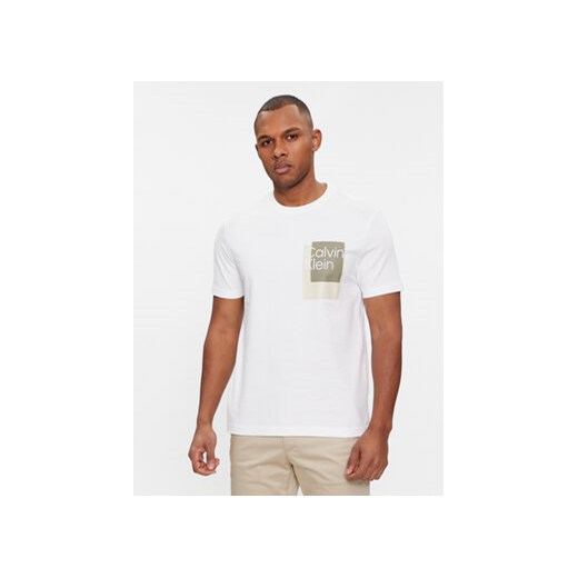 Calvin Klein T-Shirt Overlay Box Logo T-Shirt K10K112402 Biały Regular Fit ze sklepu MODIVO w kategorii T-shirty męskie - zdjęcie 168583763